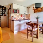 Appartamento Mia E Giulia By Interhome *